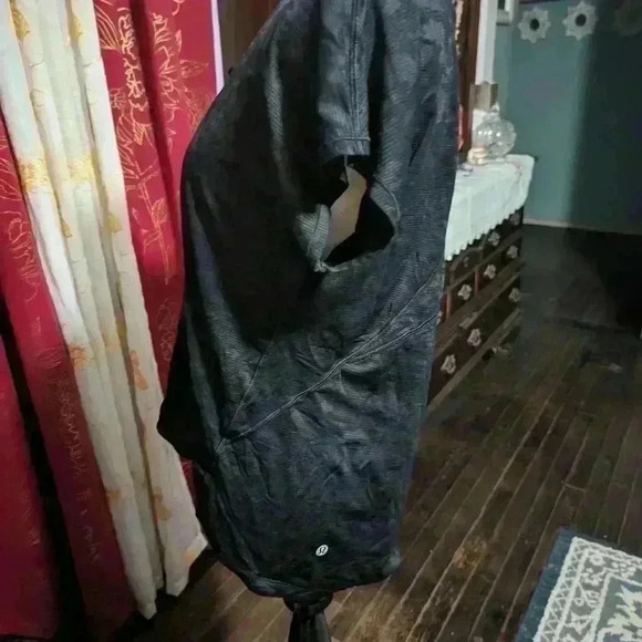 Lululemon blouse - Picture 3 of 4